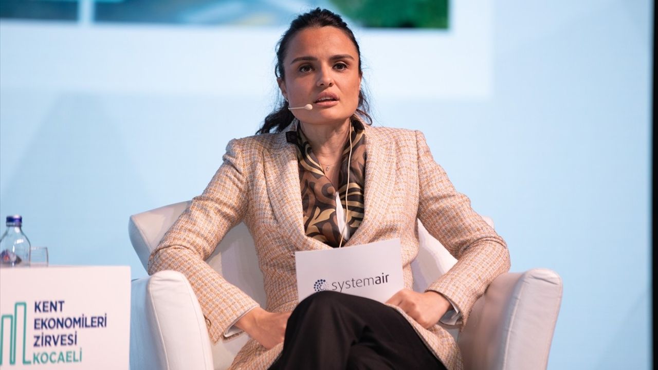 Kocaeli Kent Ekonomileri Zirvesi'nde Teknoloji Vurgusu: Gökhan Bozkurt Açıklamalarda Bulundu