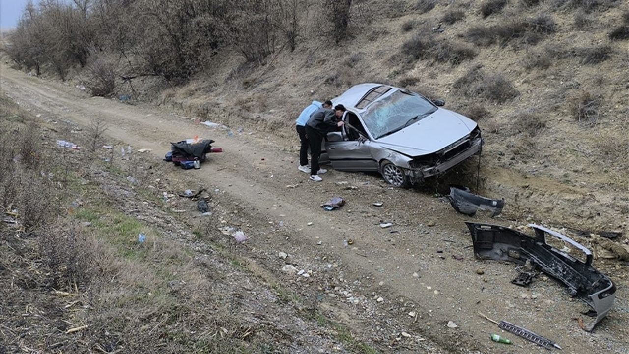 Konya'da Trafik Kazası: 5 Yaralı, İçinde Bebek de Var!