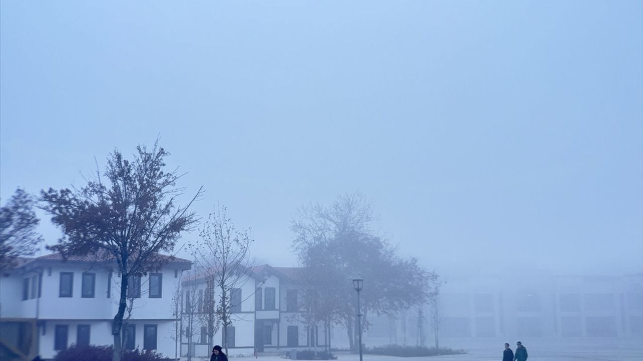 Konya ve Çevresinde Yoğun Sis Hava Durumunu Etkiledi