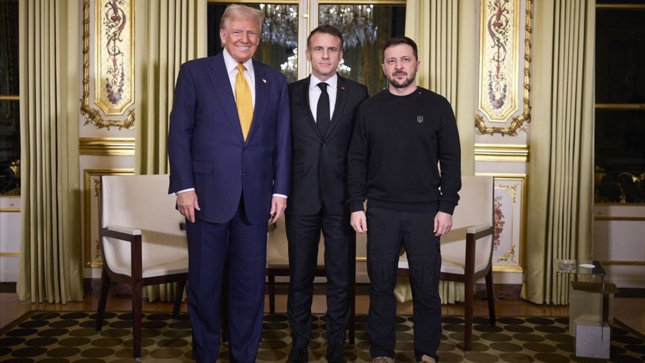 Macron, Zelenskiy ve Trump Paris'te Rusya-Ukrayna Savaşını Görüştü