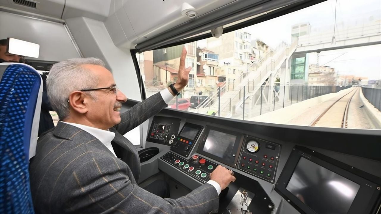 Marmaray Yeni Rekor Kırarak 743 Bin Yolcu Taşıdı