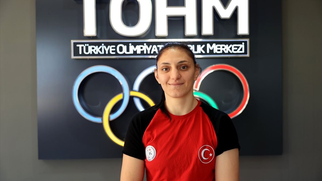 Milli Kadın Güreşçiler, Olimpiyat Hedefiyle TOHM'da Çalışıyor