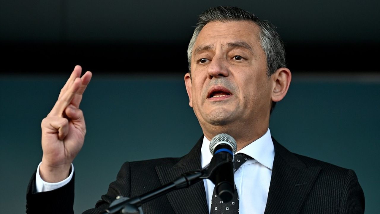 Özgür Özel: Türkiye'nin Suriye Politikası 13 Yılda Büyük Kayıplara Neden Oldu