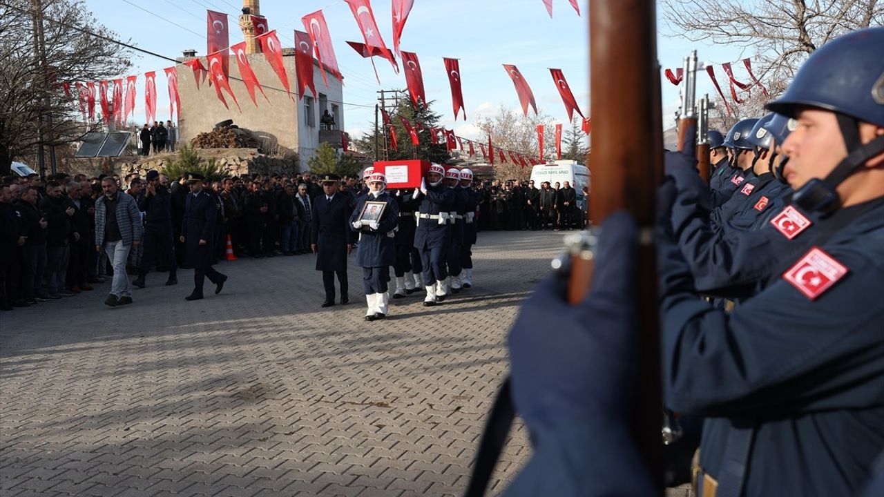 Şehit Astsubay Hüseyin İpek Nevşehir'de Son Yolculuğuna Uğurlandı