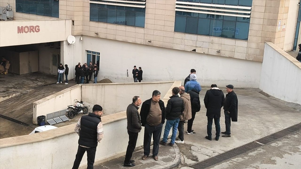 Siirt'te Motosiklet Kazası: 17 Yaşındaki Genç Hayatını Kaybetti