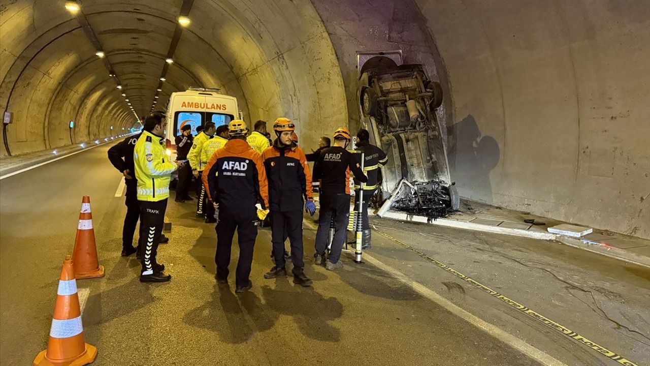 Sinop'ta Tünel Kazası: Sürücü Hayatını Kaybetti