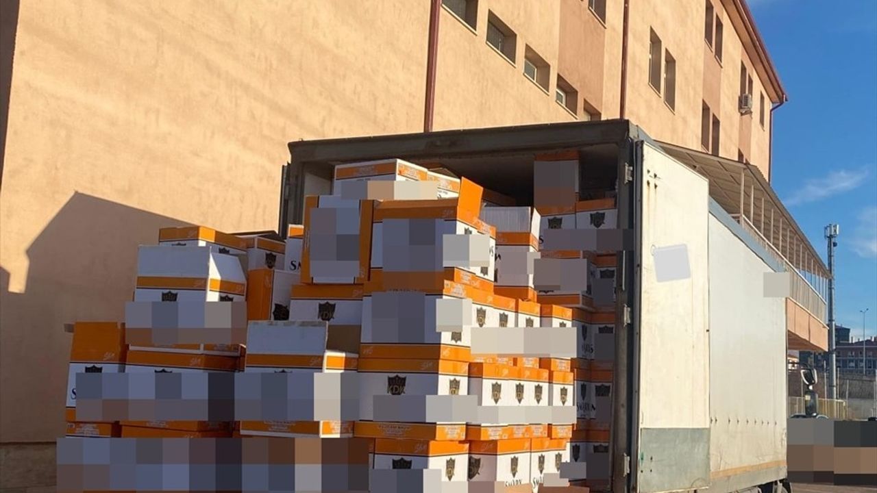 Sivas'ta 5 Milyon 940 Bin Makaron Ele Geçirildi