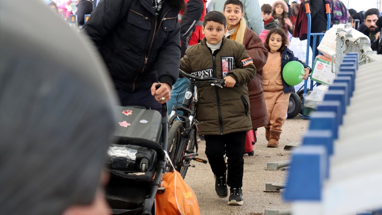 Suriyeliler Hatay'dan Ülkelerine Dönmeye Devam Ediyor