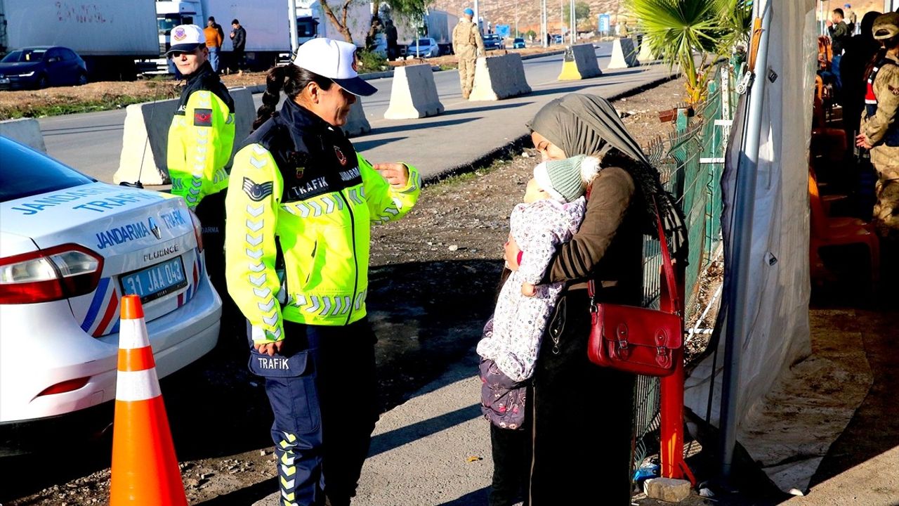 Suriyelilerin Hatay'daki Sınır Kapılarından Ülkelerine Dönüşü Devam Ediyor