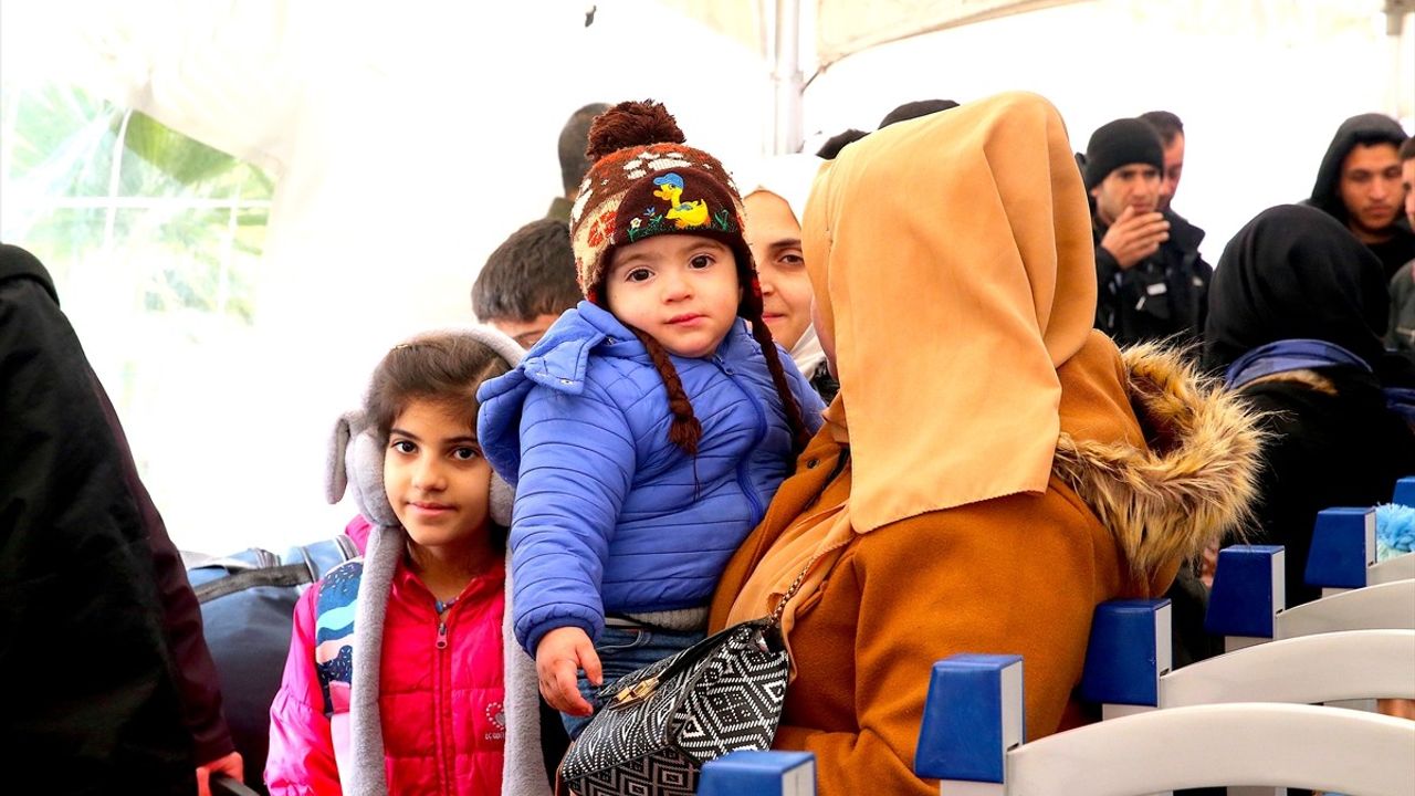 Suriyelilerin Hatay'dan Ülkelerine Dönüşü Devam Ediyor