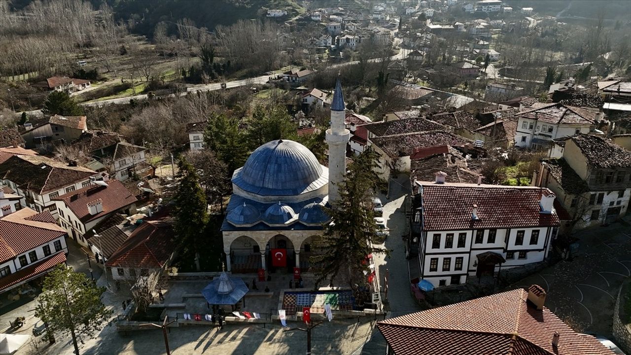 Tarihi Yunus Paşa Camisi Sakarya'da Yeniden İbadete Açıldı