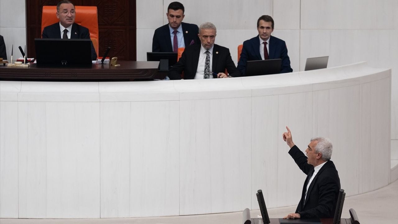 TBMM'den Tarihi Düzenleme: Devlet Memurları Kanunu Yenilendi