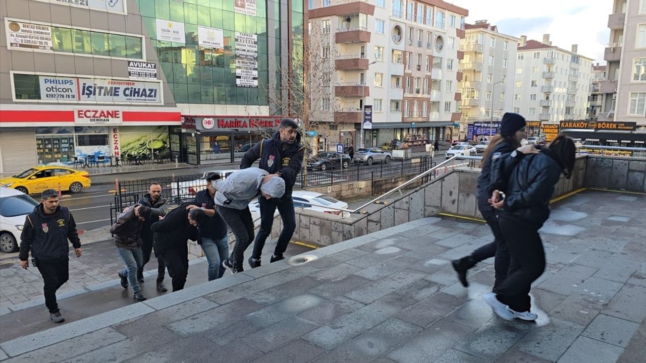 Tekirdağ'da 5 Şahıs Sahte Altın Satmaktan Tutuklandı