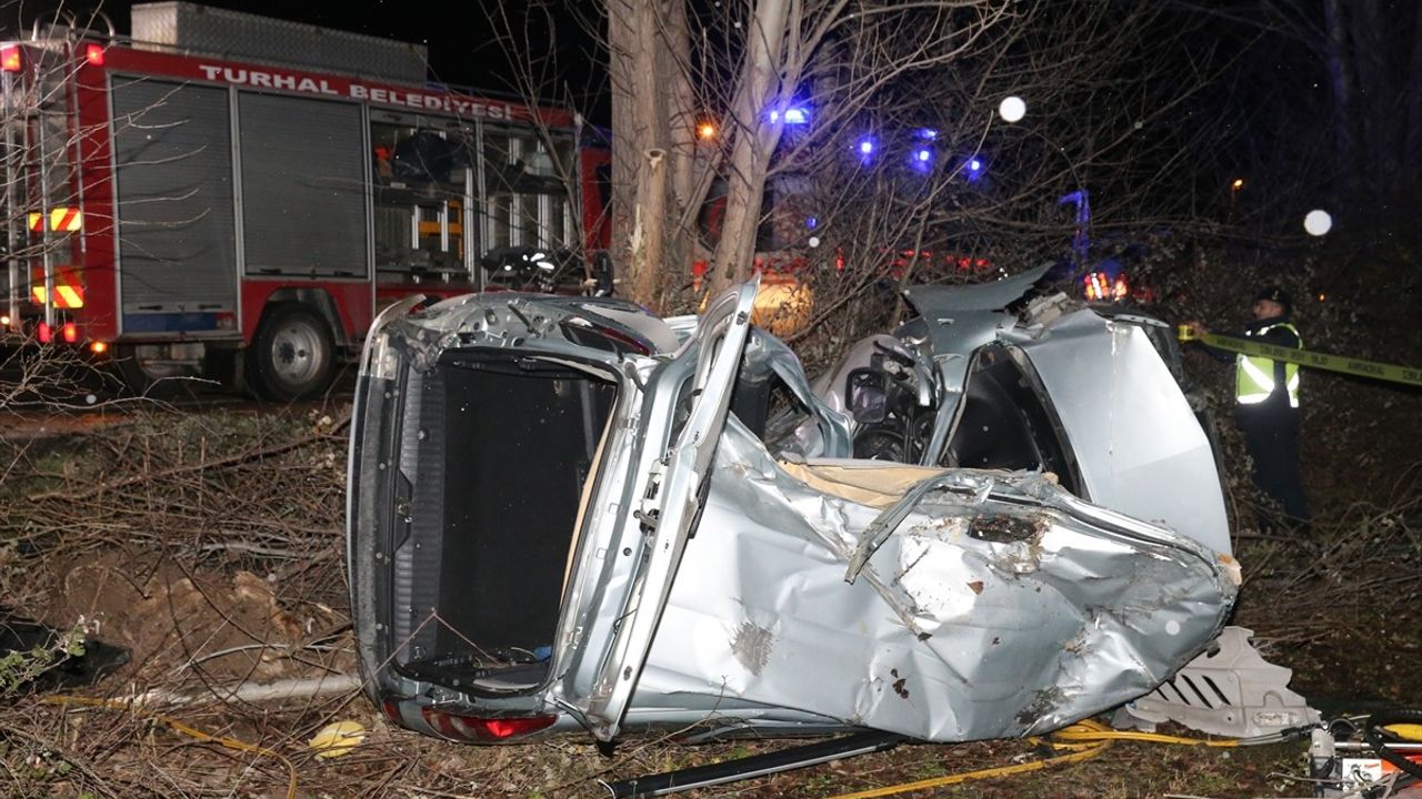 Tokat'ta Trafik Kazası: 3 Kişi Hayatını Kaybetti