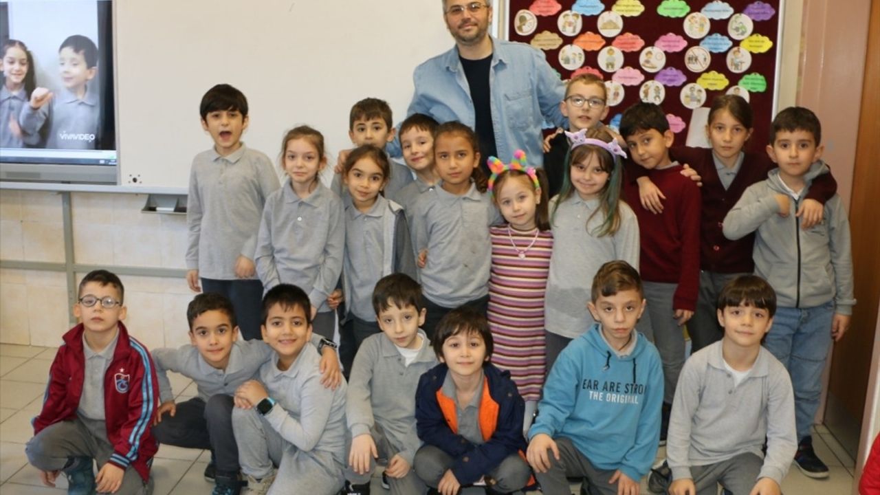 Trabzonlu Öğrencilerden Yerli ve Milli Teknolojiye Dikkat Çeken Klip