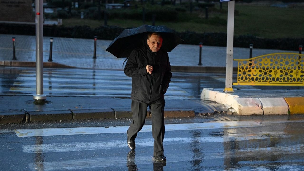 Trakya'da Sağanak Yağış Hayatı Olumsuz Etkiliyor