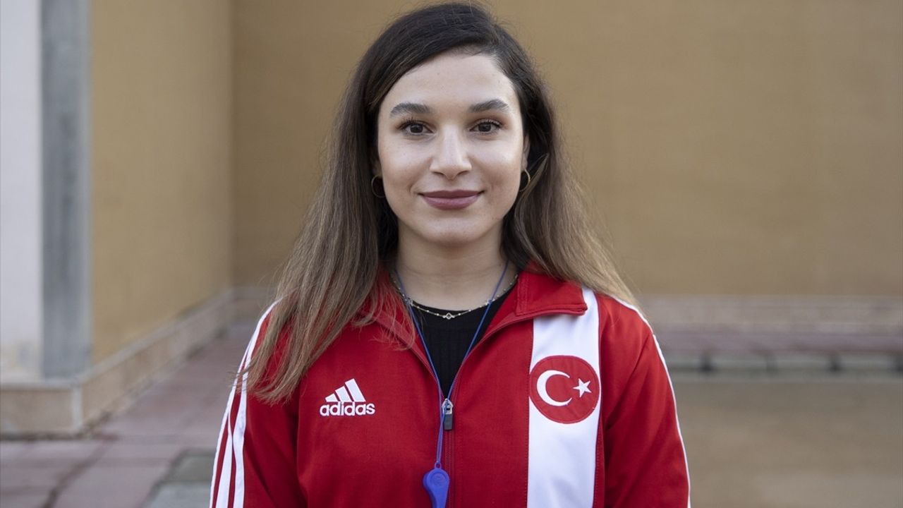 Tunceli'de Şampiyon Kick Boksçu Öğrencilere Spor Farkındalığı Kazandırıyor