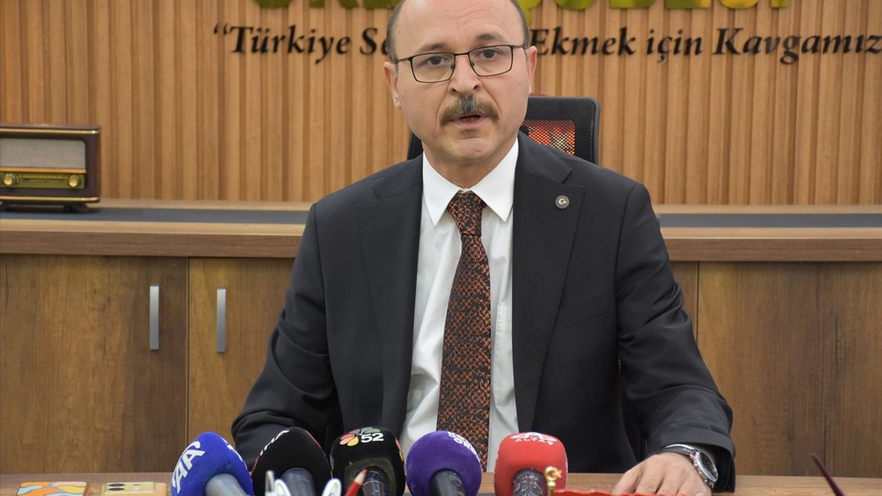 Türk Eğitim-Sen Genel Başkanı Geylan: "Kazanımlarımız Mahkeme Süreci ile Tehdit Altında"