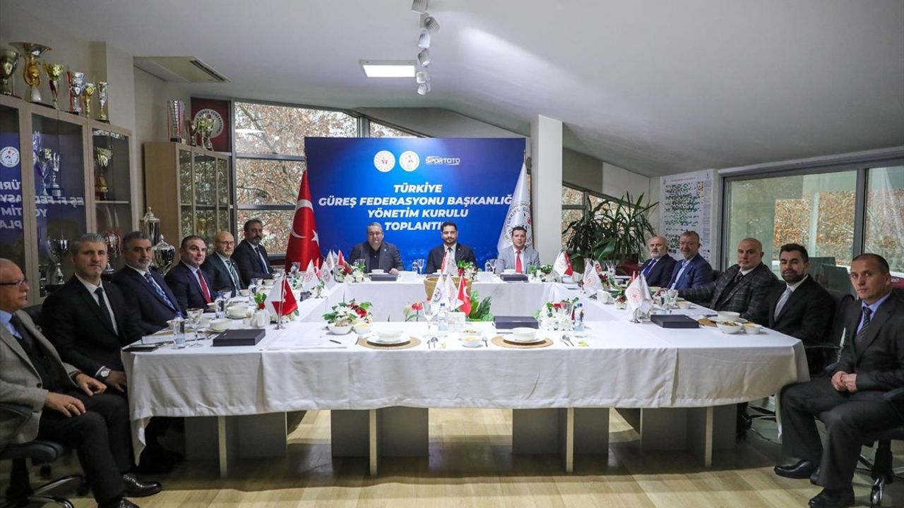 Türkiye Güreş Federasyonu Yeni Yönetimi İle İlk Toplantısını Yaptı