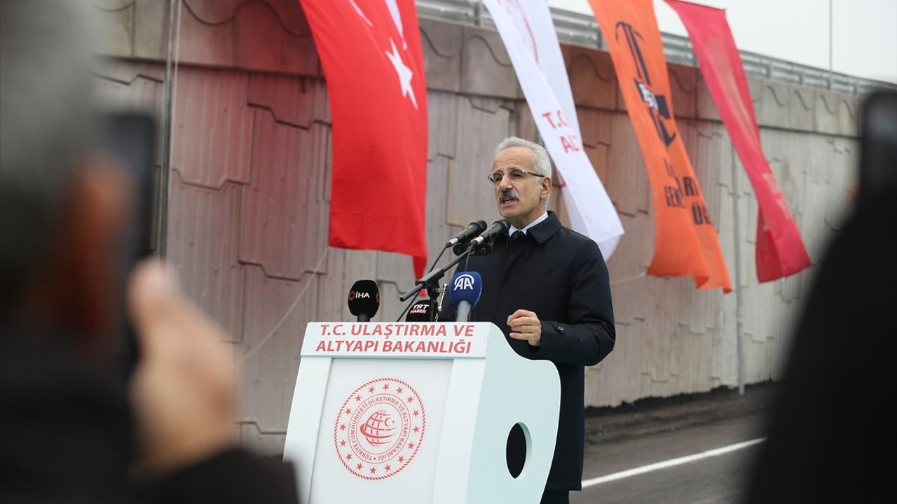 Ulaştırma Bakanı Uraloğlu, Adıyaman'ın Ulaşım Altyapısındaki Dönüşümü Açıkladı