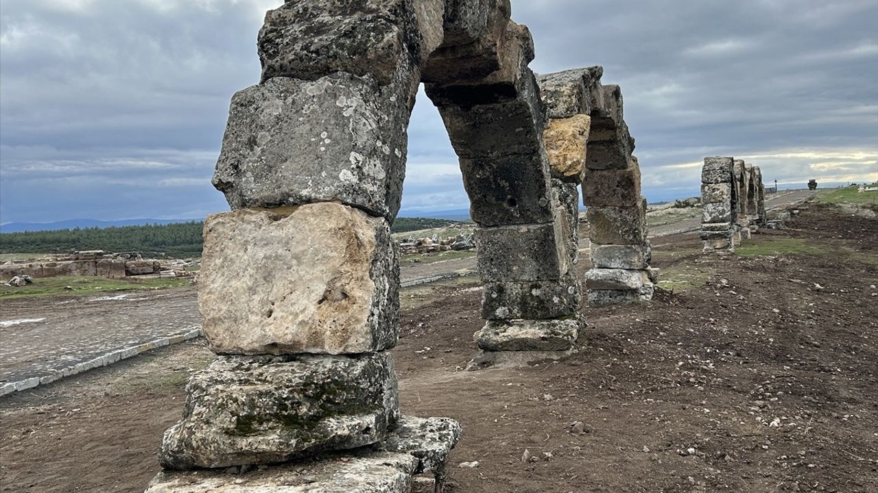 Uşak'taki Blaundos Antik Kenti'nin Su Kemerleri Yeniden Hayat Buluyor