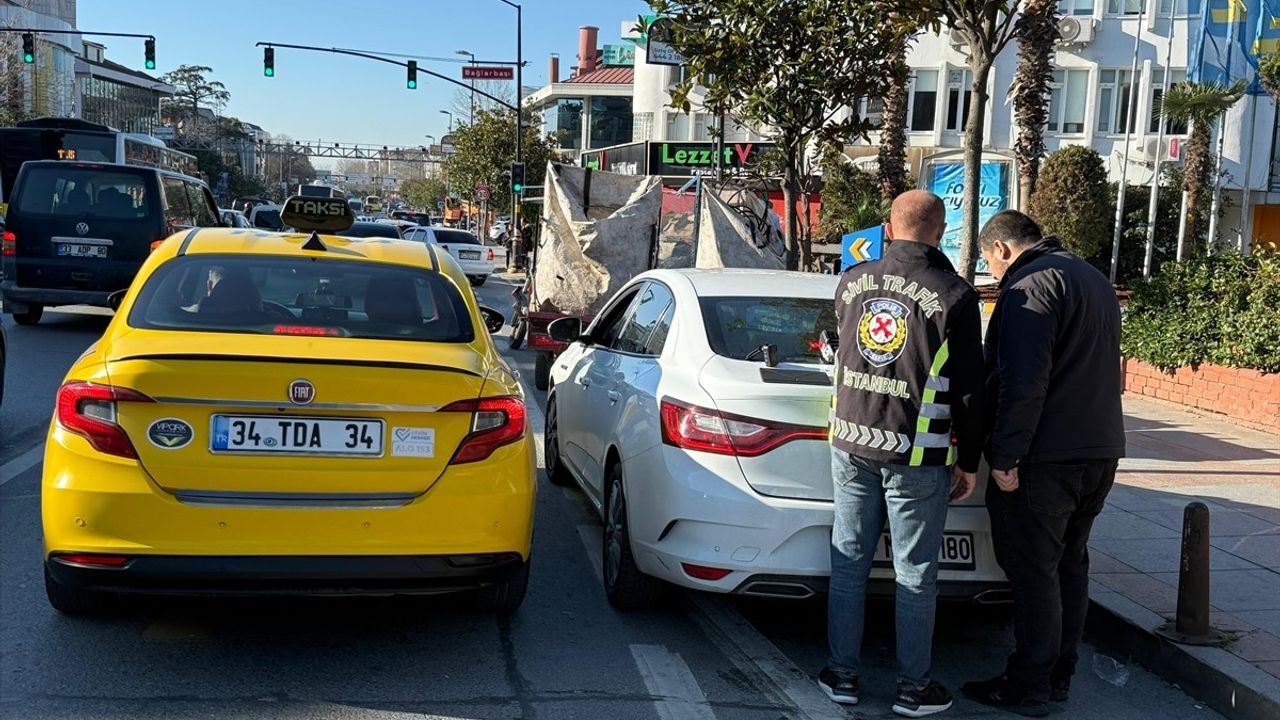 Üsküdar'da Ambulansa Yol Vermeyen Taksiciye 1380 Lira Ceza