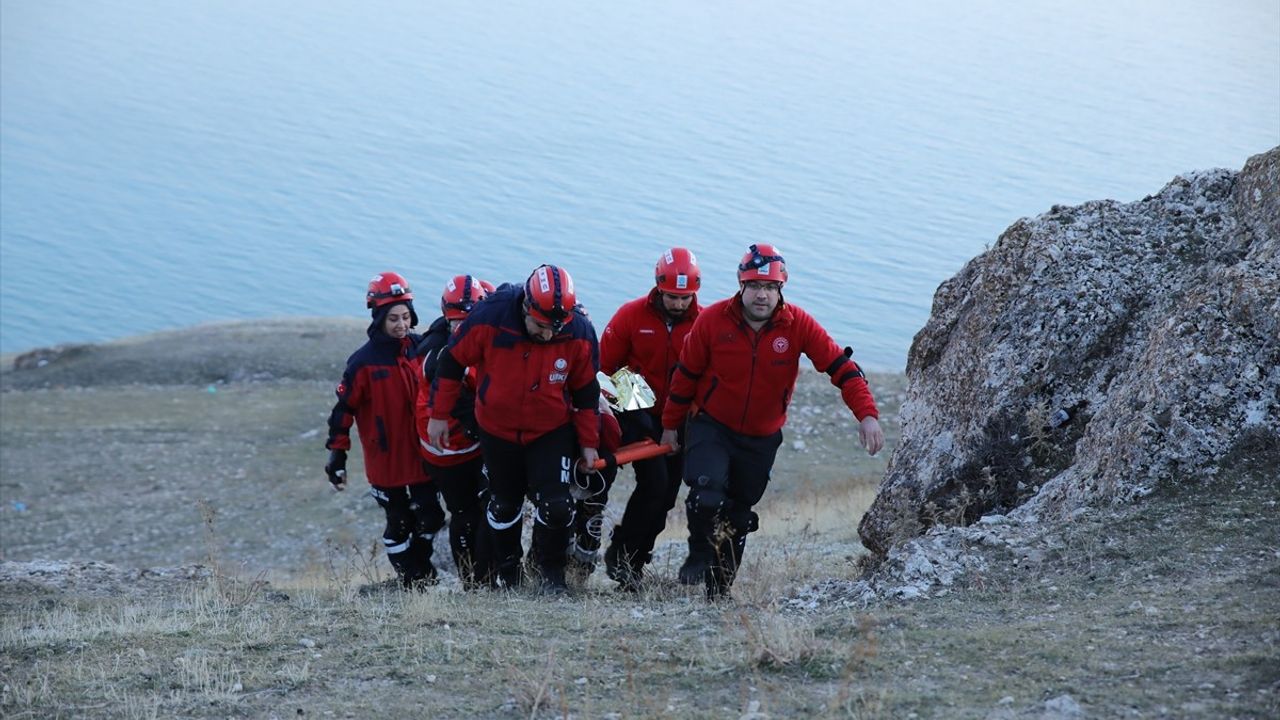 Van'da 120 Kişilik Arama Kurtarma Tatbikatı Gerçekleştirildi