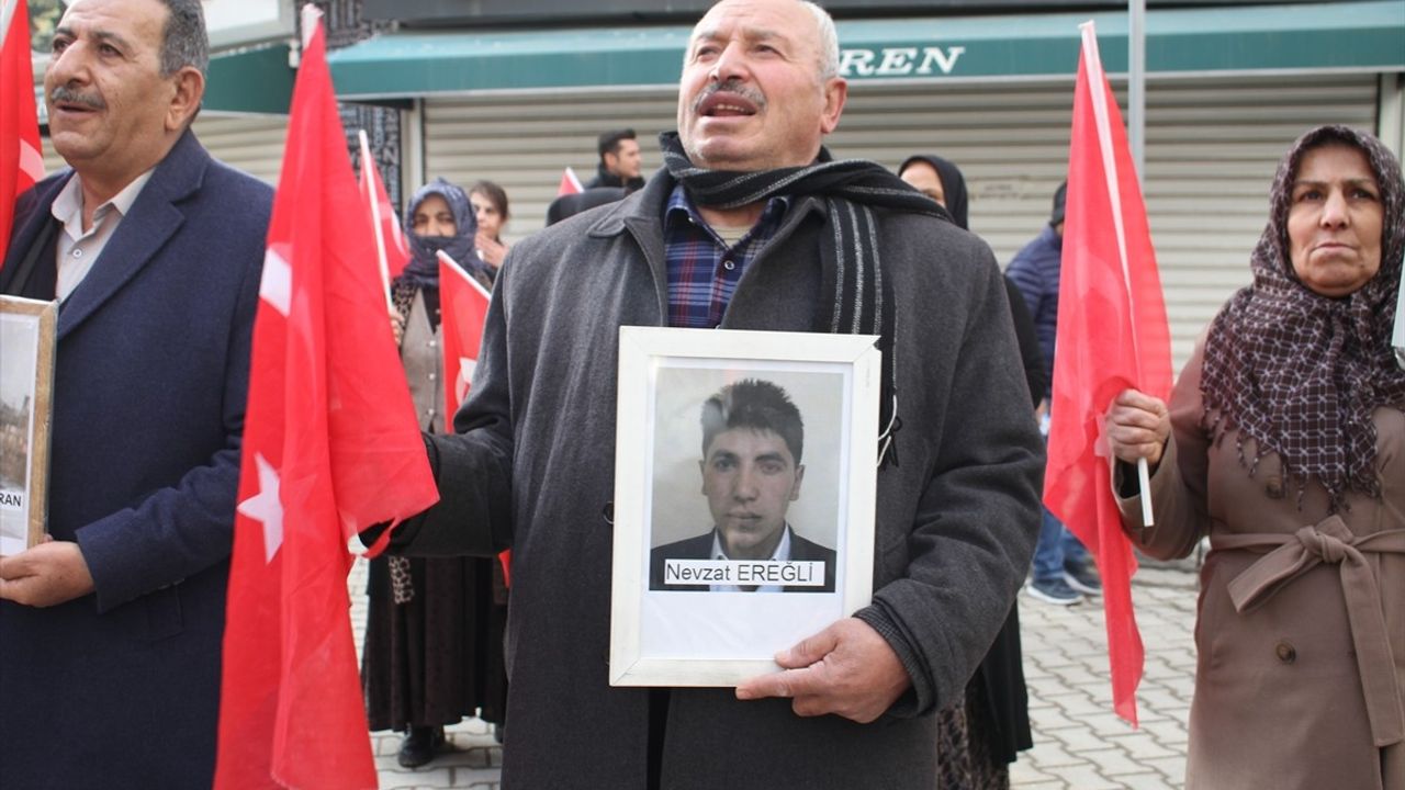 Van'da Aileler Eylemlerine Devam Ediyor: PKK'ya Tepki