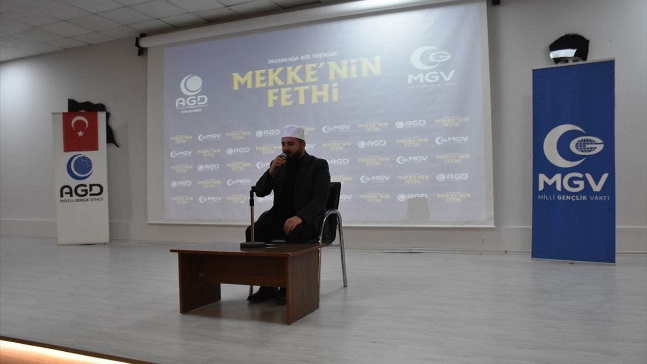 Van'da 'Mekke'nin Fethi ve Kudüs Gecesi' Programı Coşkuyla Gerçekleşti