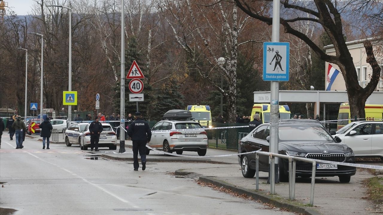 Zagreb'deki Okulda Bıçaklı Saldırı: 1 Öğrenci Hayatını Kaybetti, 6 Yaralı