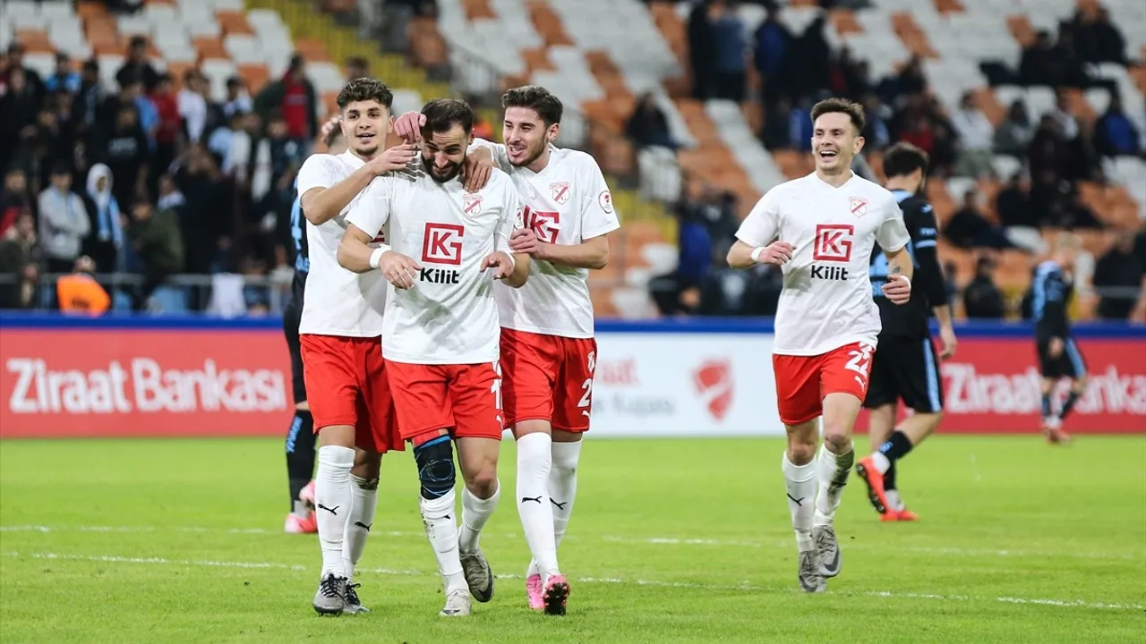 Ziraat Türkiye Kupası: Adana Demirspor, Sebat Gençlik Spor'u 4-3 Geçerek 5. Tura Yükseldi