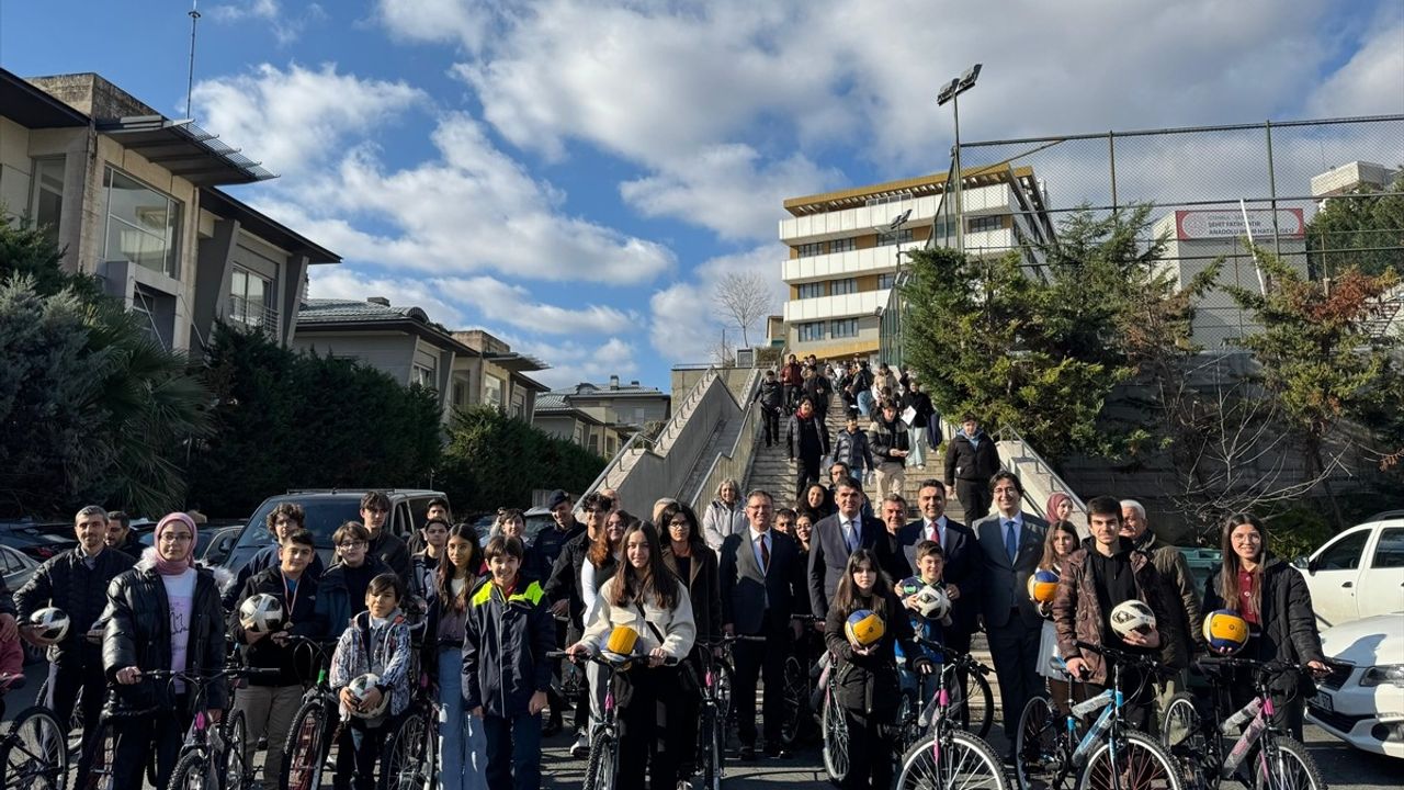 15 Temmuz Şehidinin Babasından Öğrencilere Bisiklet Hediyesi