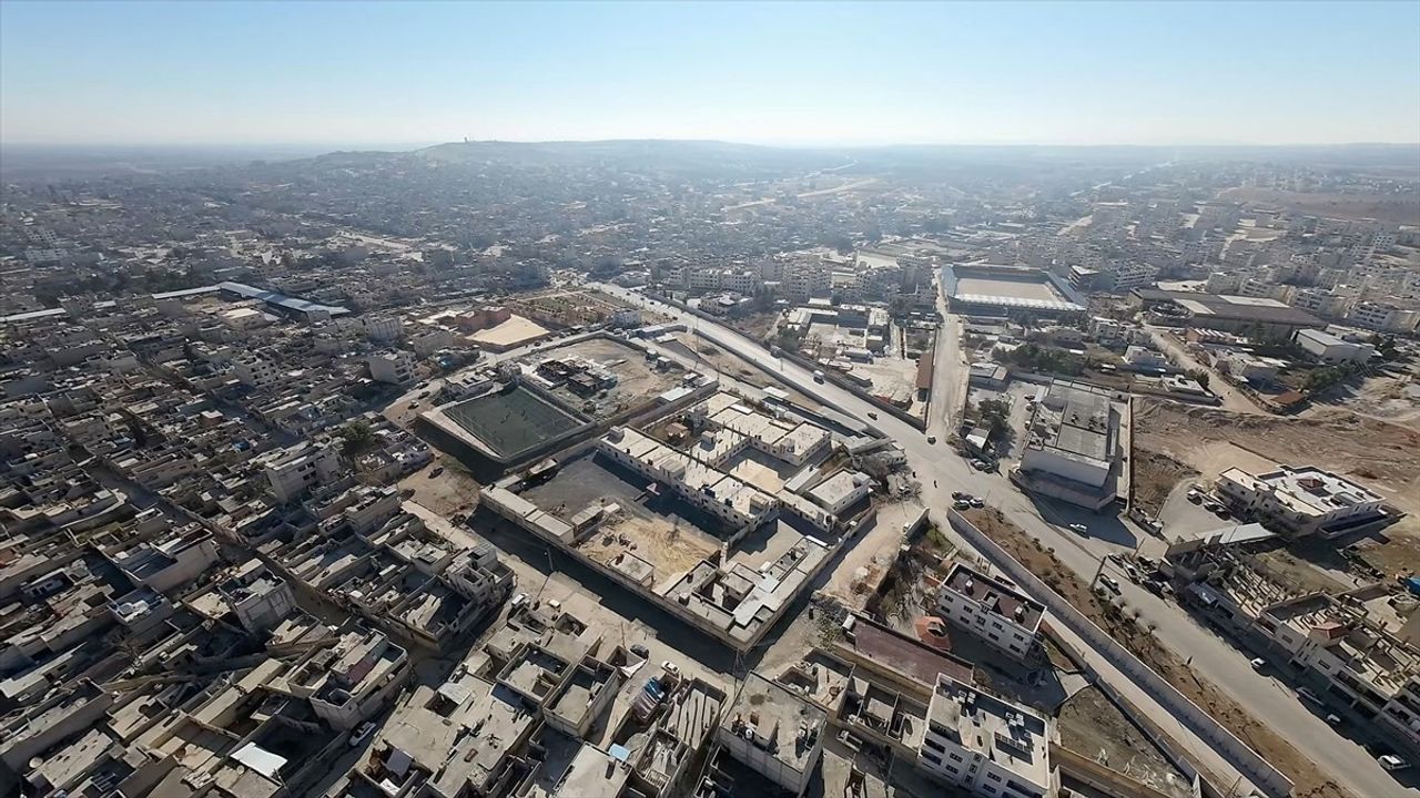 AA Teknoloji'nin Tepe İsimli Dronu, Aynularab'daki T Duvarlarını Görüntüledi