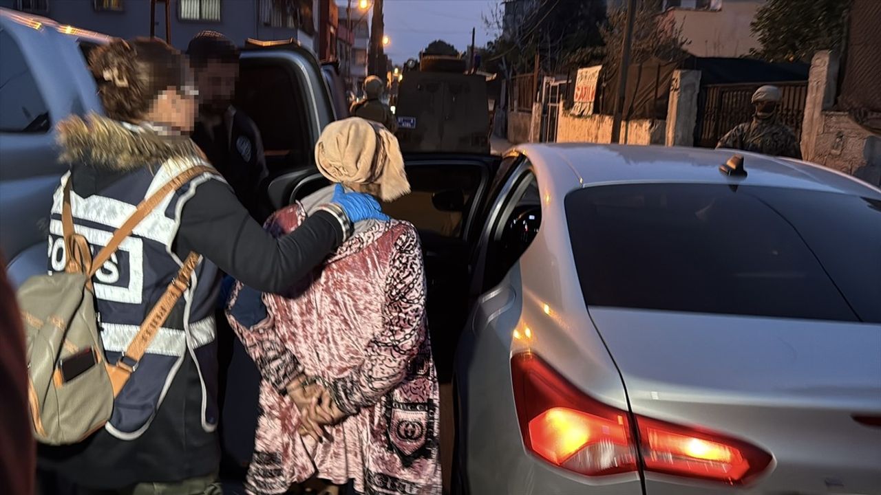 Adana'da Uyuşturucu Operasyonu: 9 Zanlı Tutuklandı