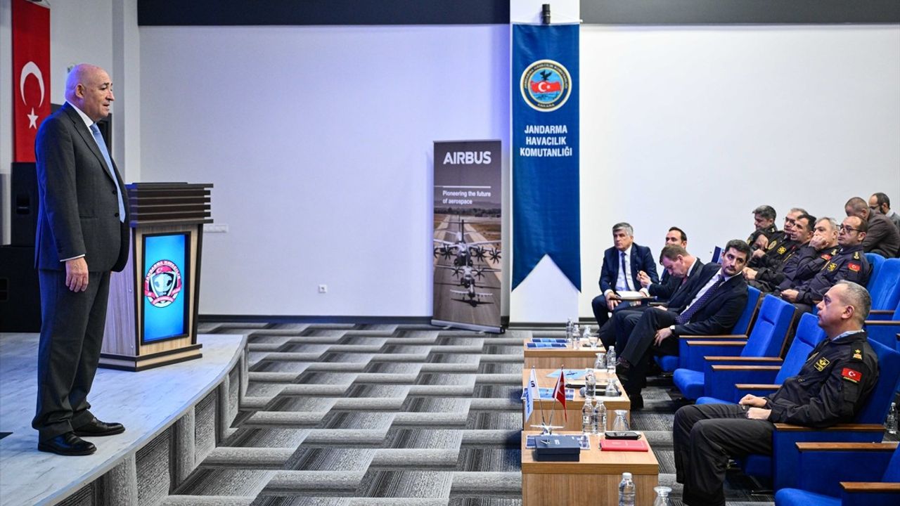 Airbus, Jandarma'ya C295 Çok Amaçlı Uçağını Tanıttı