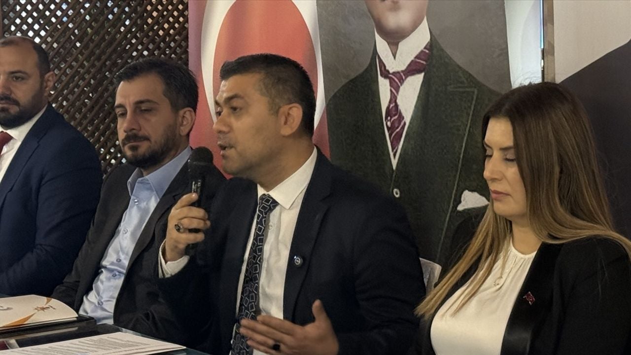 AK Parti Tekirdağ İl Başkanı Gümüş: 'Belediye İşleyişi Hatalı ve Yanlış'