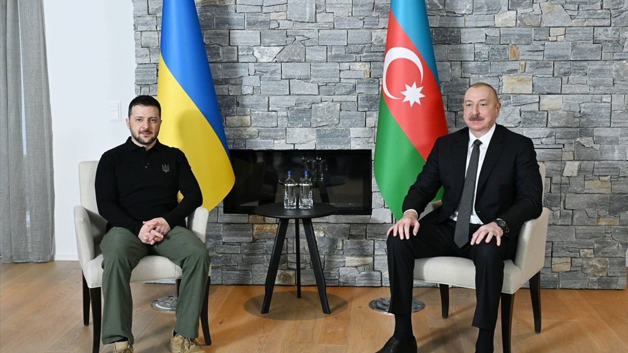 Aliyev ve Zelenskiy Davos'ta Görüştü: Enerji ve Güvenlik Temaları Ele Alındı