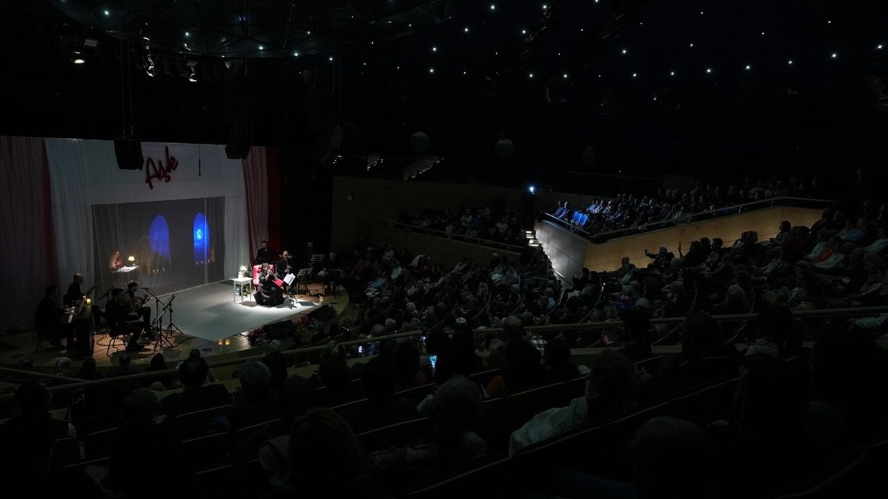 Ankara Türk Dünyası Müzik Topluluğu'ndan 'Aşk Diye Diye' Konseri