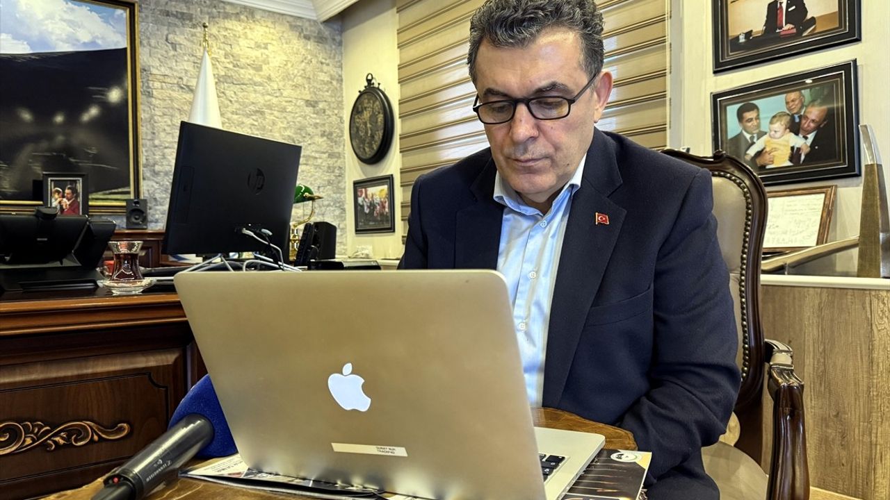 Ardahan Belediye Başkanı Faruk Demir, Anadolu Ajansı'nın 'Yılın Kareleri' Oylamasına Katıldı