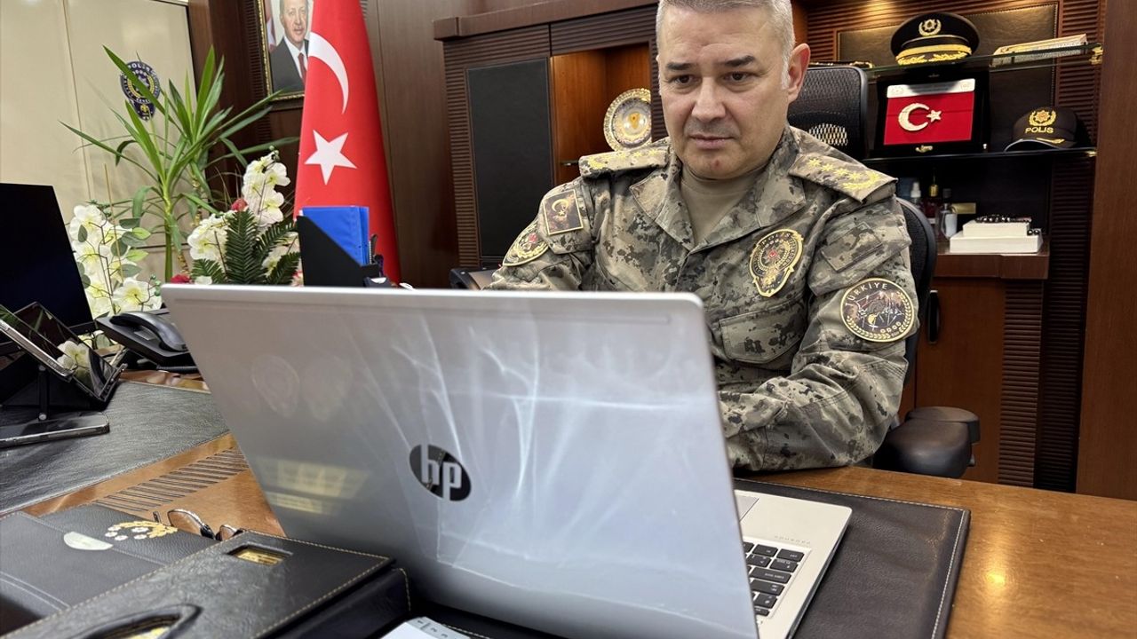 Ardahan Emniyet Müdürü Şener, Anadolu Ajansı'nın 'Yılın Kareleri' Oylamasında Yer Aldı