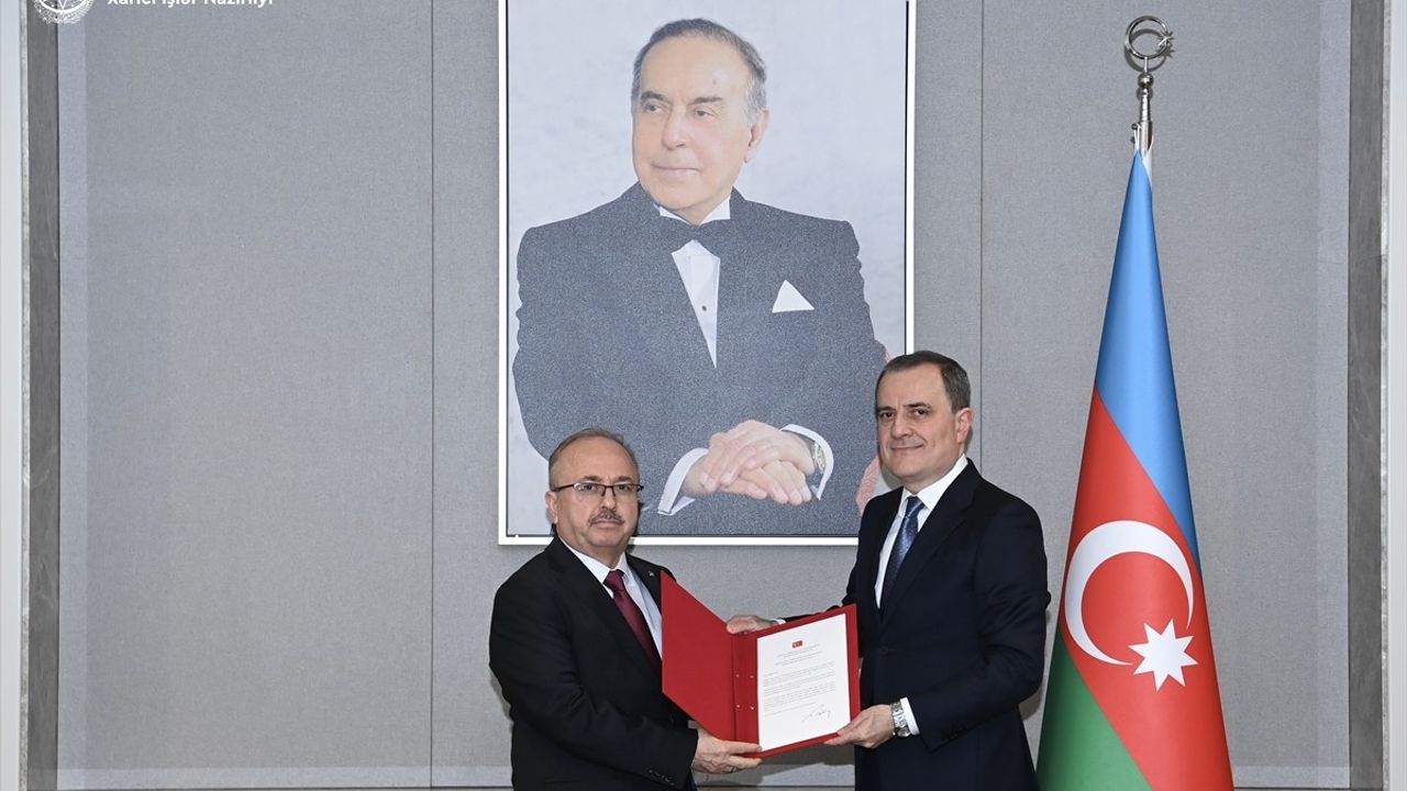 Azerbaycan Dışişleri Bakanı Bayramov, Türkiye'nin Yeni Büyükelçisi Akgün’ü Kabul Etti