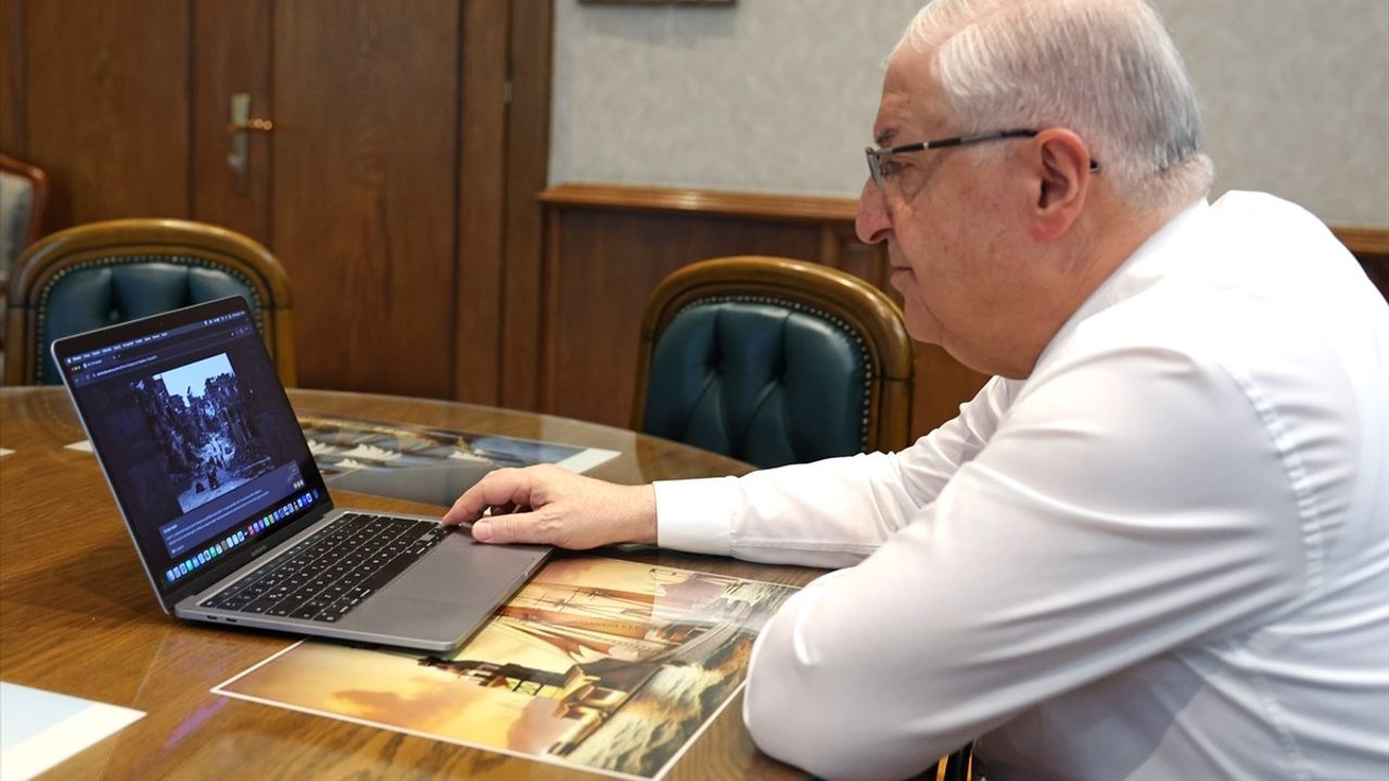 Bakan Güler, Anadolu Ajansı'nın 'Yılın Kareleri' Oylamasına Katıldı