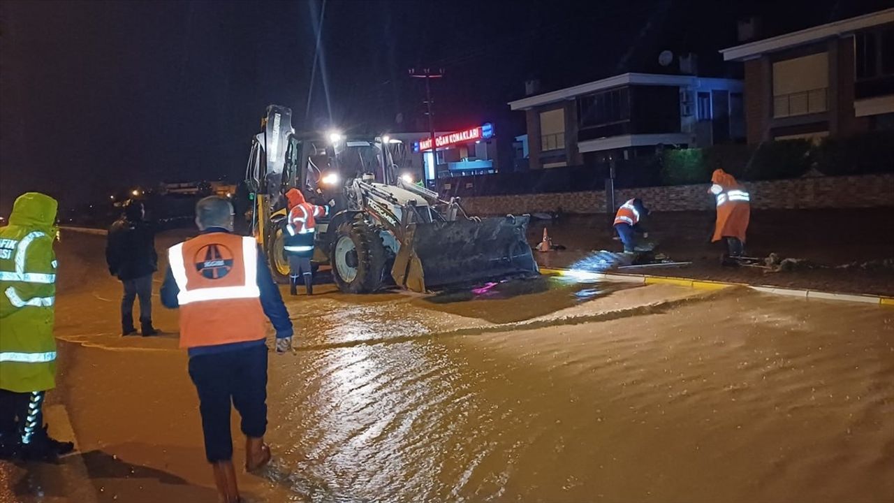 Balıkesir-Çanakkale Kara Yolu Yağışlar Nedeniyle Kısmen Kapandı