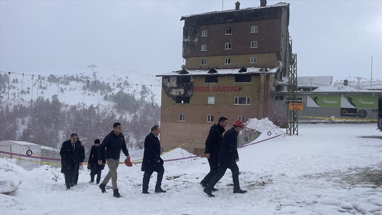 Başsavcı Cansever, Grand Kartal Otel Yangınında İncelemelerde Bulundu