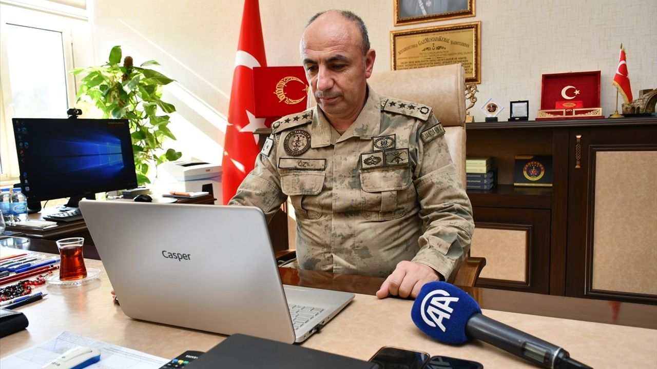 Batman Emniyet ve Jandarma Komutanları 'Yılın Kareleri' Oylamasına Katıldı