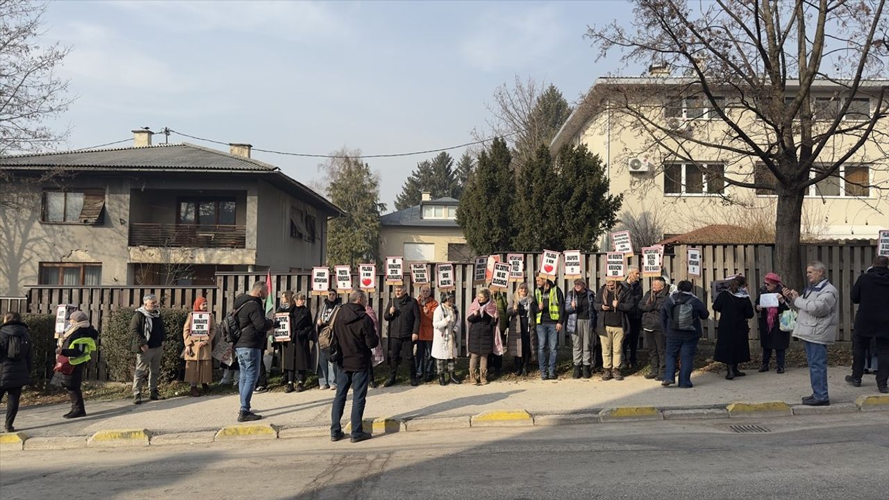 Bosna Hersek'te Netanyahu'ya Protesto: 'Polonya Ziyaretinde Tutuklansın'