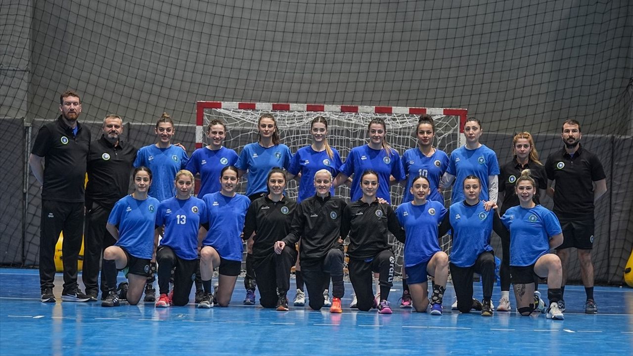 Bursa Büyükşehir Belediyespor Hentbol Takımı Zirveye Odaklandı