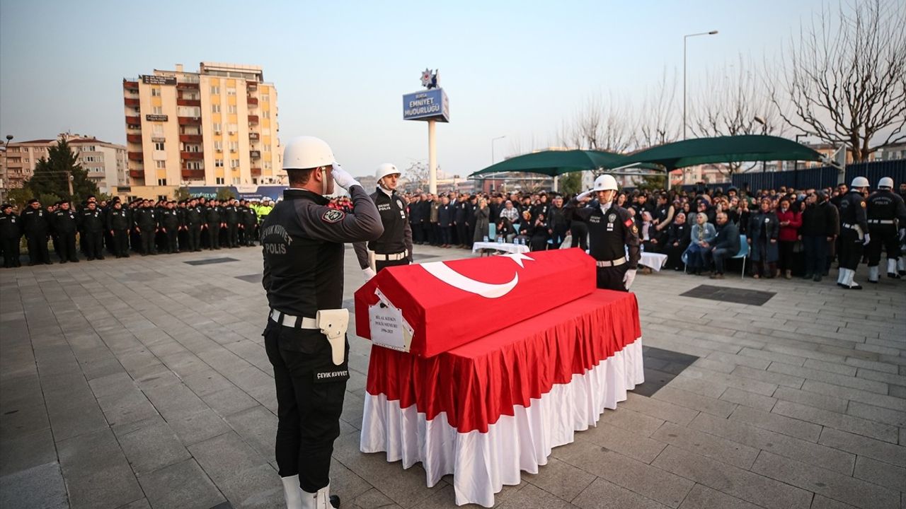 Bursa'da Trafik Kazasında Hayatını Kaybeden Polis Memuru İçin Tören Düzenlendi