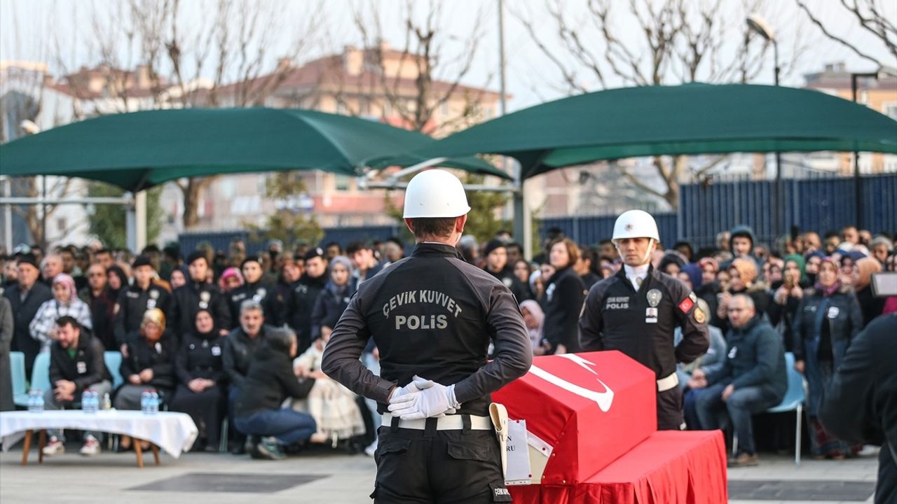 Bursa'da Trafik Kazasında Hayatını Kaybeden Polis Memurunun Eşi Kızıyla Güçlü Bir Mücadele Veriyor