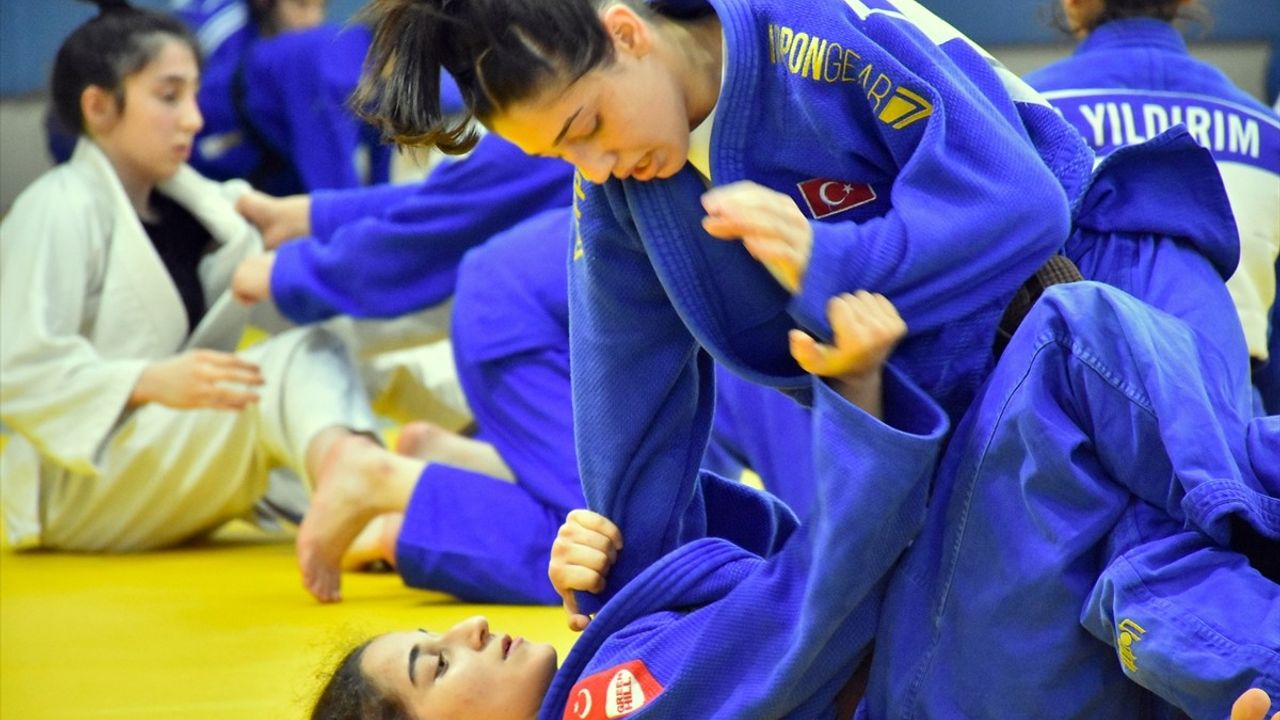 Büşra Ceylin Coşkun: Cimnastikten Judoya Uzanan Başarı Hikayesi